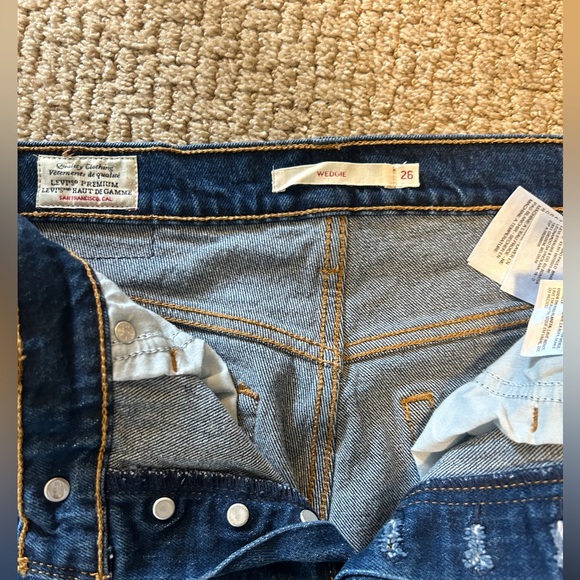 Levi wedgie jeans dark wash size 26 - Picture 5 of 5